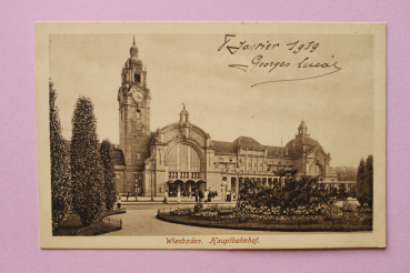 Ansichtskarte AK Wiesbaden 1919 Hauptbahnhof Straße Platz Garten Architektur Ortsansicht Hessen